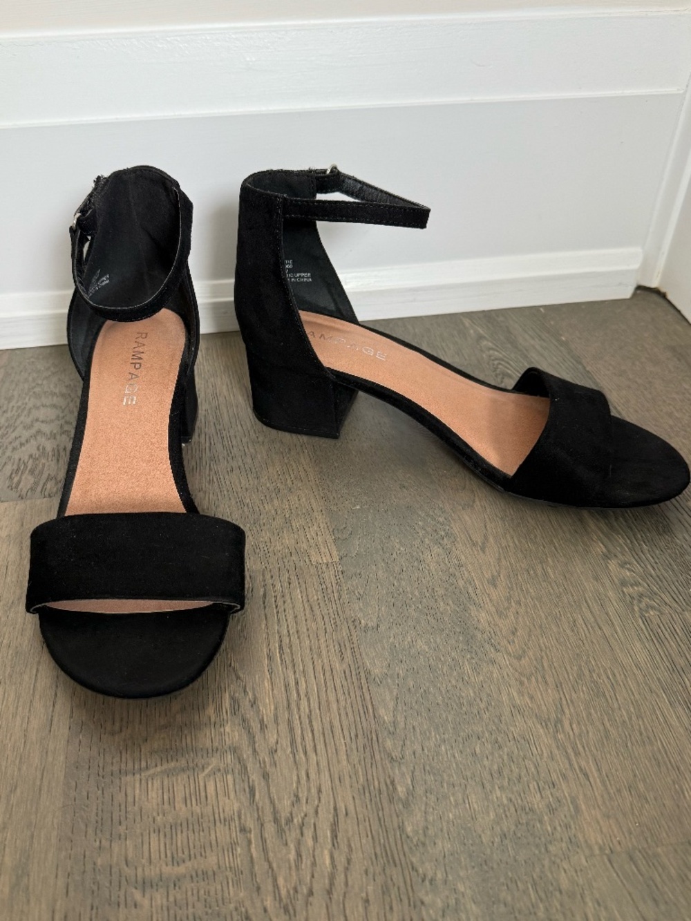 NWOT Rampage Black Faux Suede Block 2 inch Heel Sandals Size 8.5